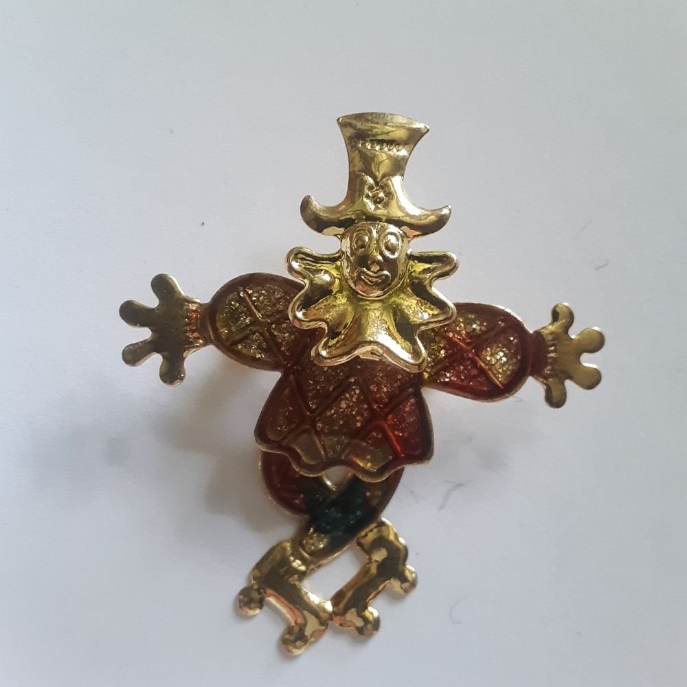 Scarecrow brooch